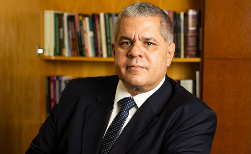 Sindicato dos Banc�arios de Presidente Prudente - 4º Seminário Jurídico da Contraf-CUT aprova moção de apoio a Antônio Fabrício de Matos Gonçalves