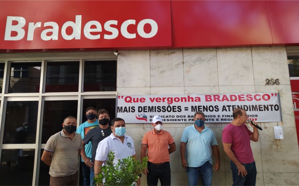 Sindicato dos Banc�arios de Presidente Prudente - Bancários protestam contra demissões no Bradesco