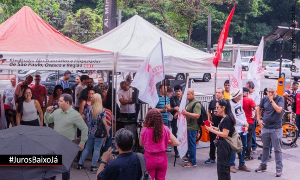 Sindicato dos Banc�arios de Presidente Prudente - Protestos contra os juros altos voltam a ocorrer em diversas cidades