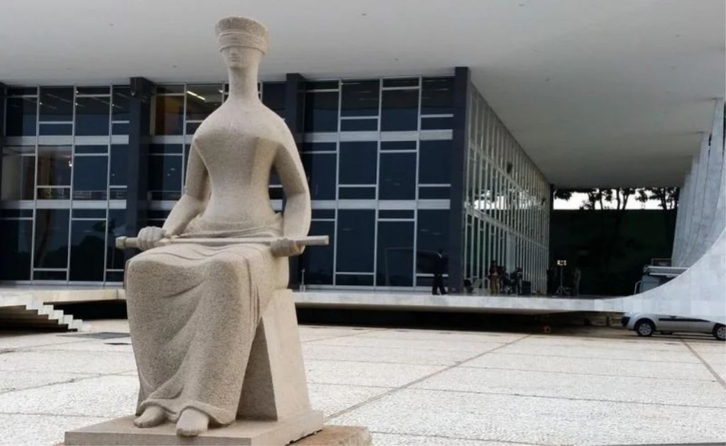 Sindicato dos Banc�arios de Presidente Prudente - STF: Servidores aposentados após reforma da Previdência não podem permanecer no cargo