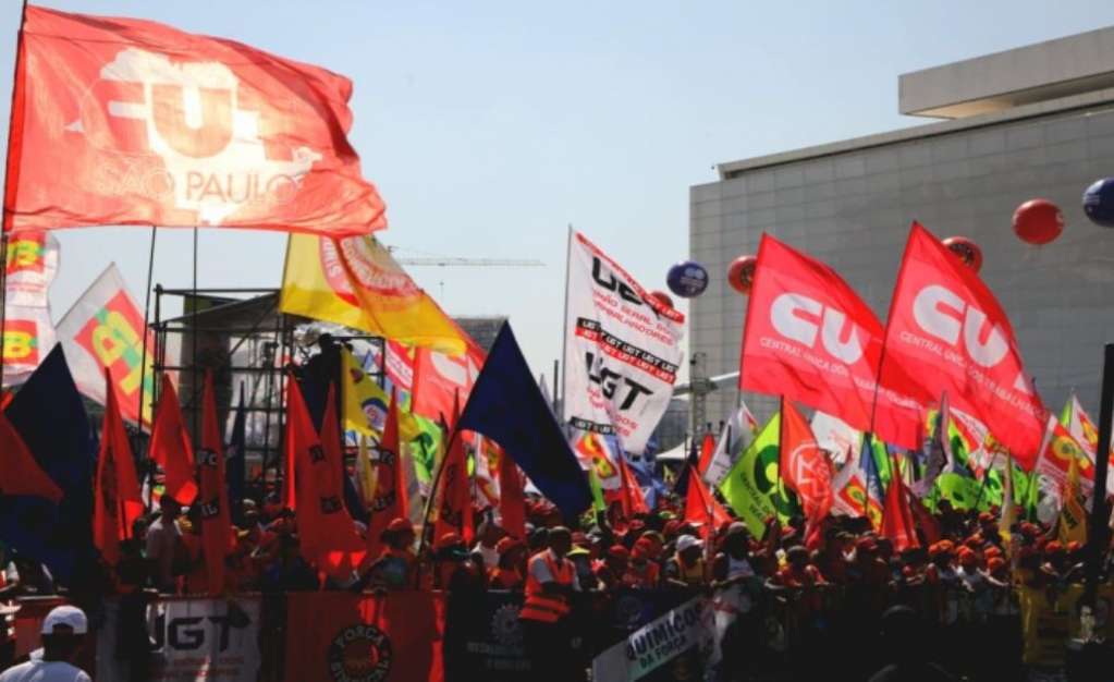 Sindicato dos Banc�arios de Presidente Prudente - 1º de maio: movimento sindical defende bandeiras de luta por um Brasil mais justo